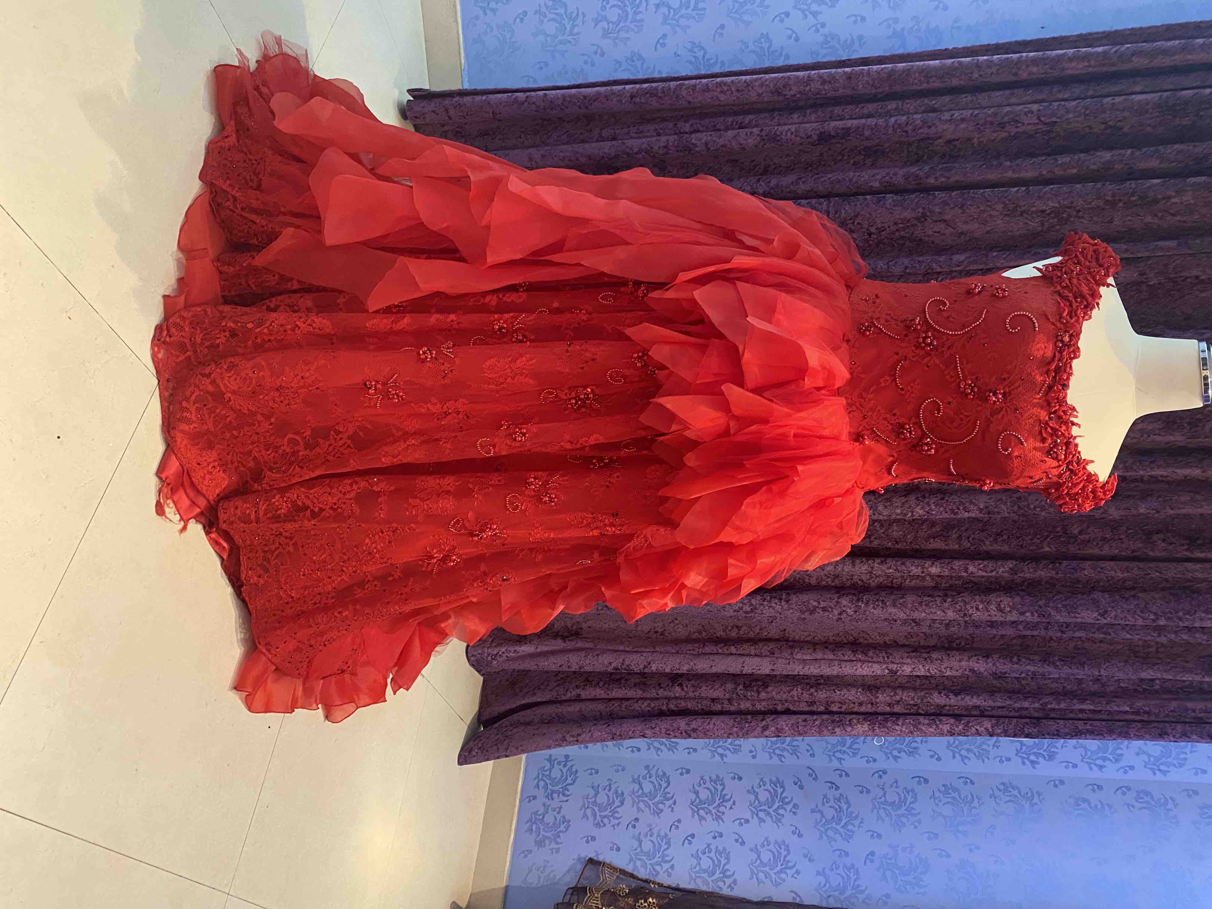 فستان ملكه فخم