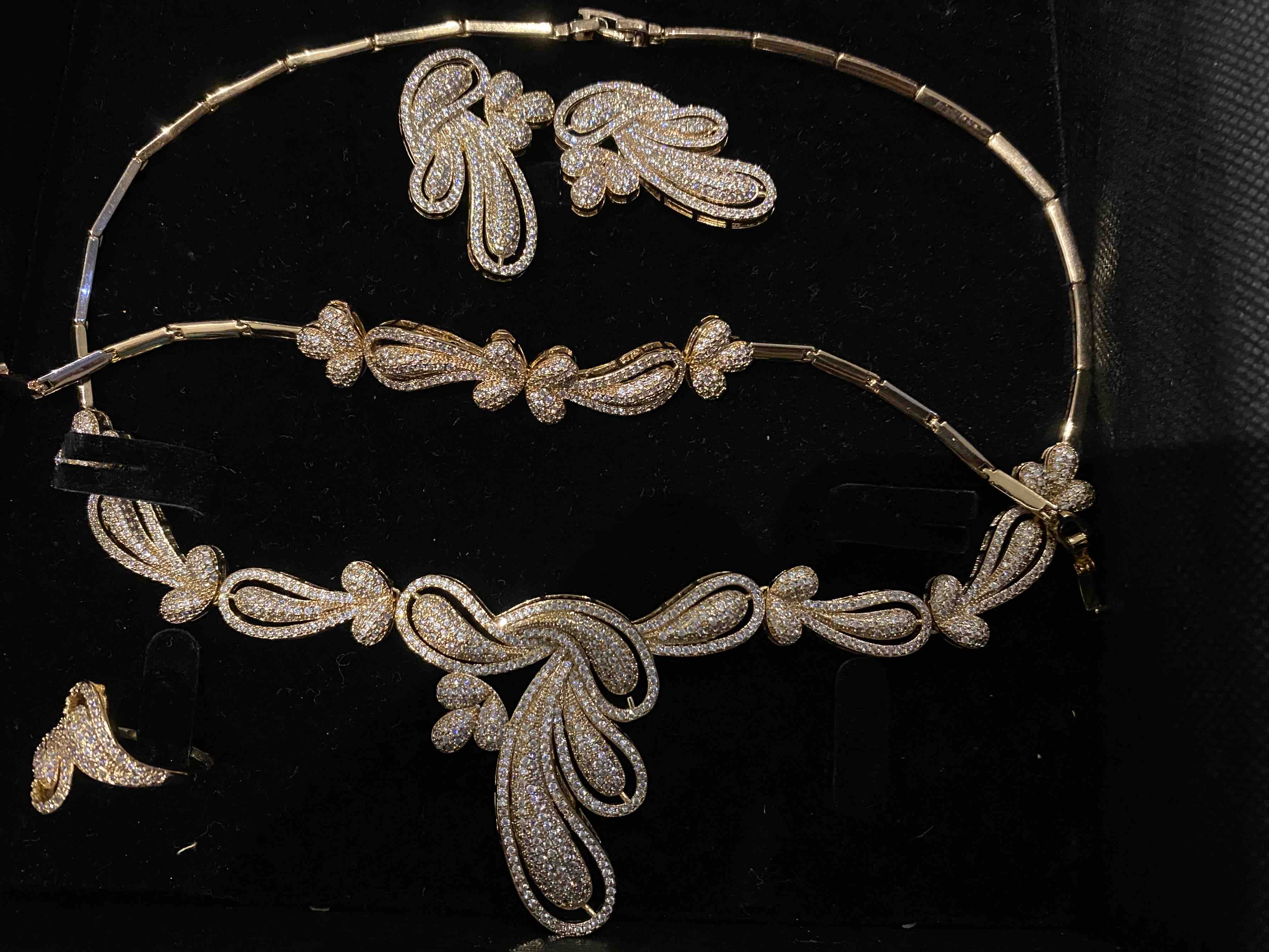 طقم اكسسورات بديل الذهب