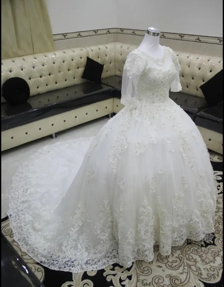 فستان أعراس للإيجار