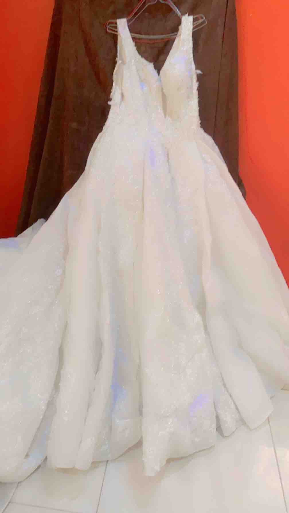 فستان زفاف للبيع