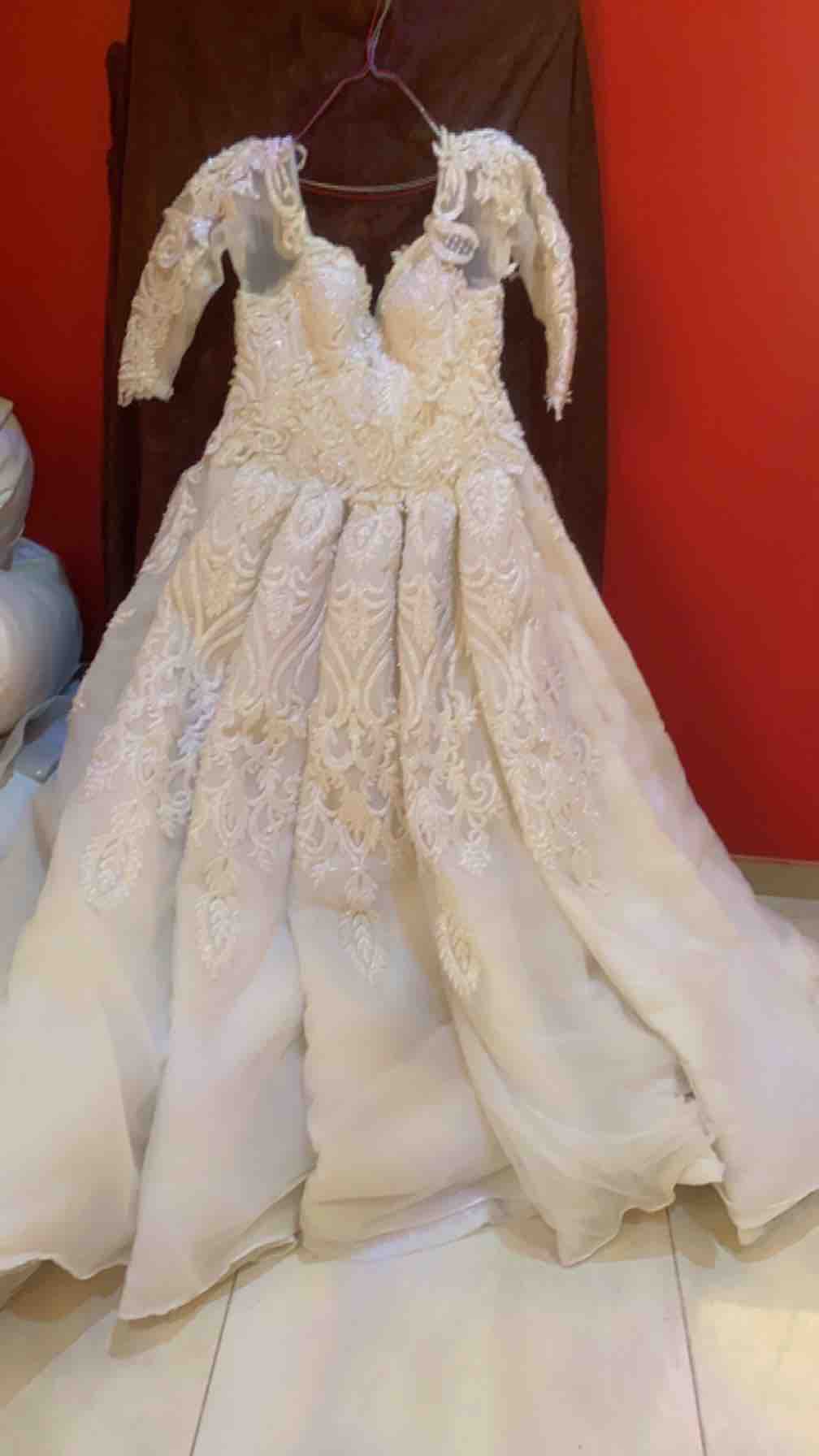 فستان زفاف للبيع