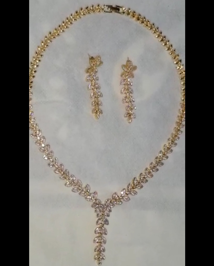 طقم مجوهرات مطلي