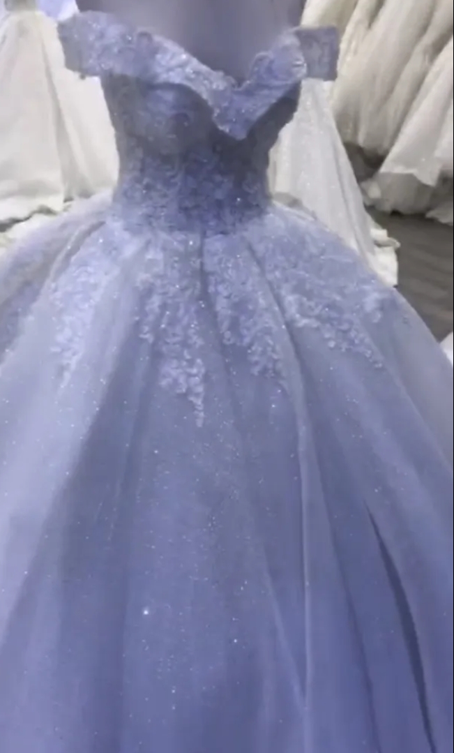 فستان للبيع او الايجار