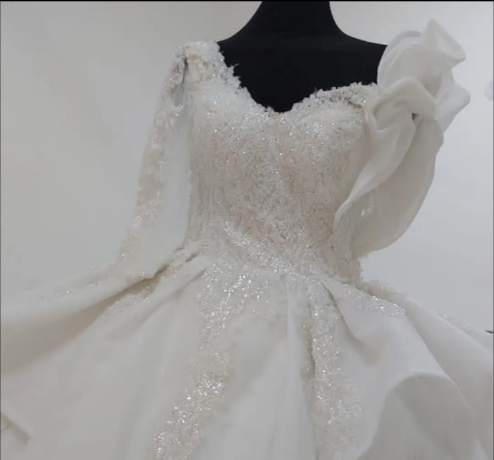 فستان زفاف للبيع