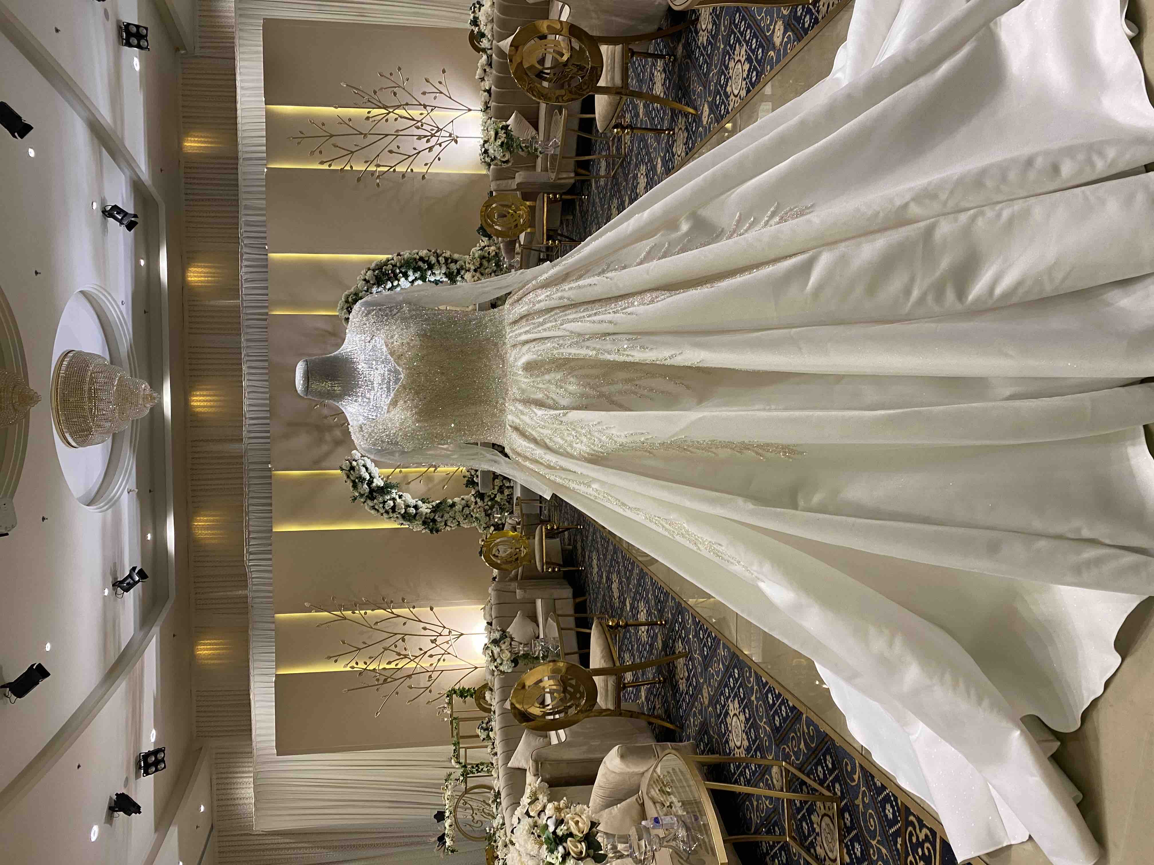 للبيع فستان عروس ملبوس مره واحده