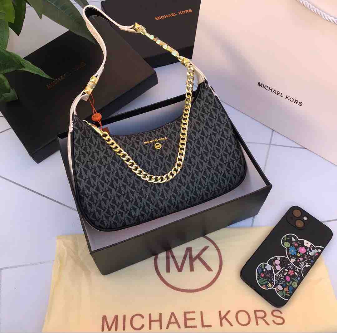 عرض العيد الشنطه مع الملحقات