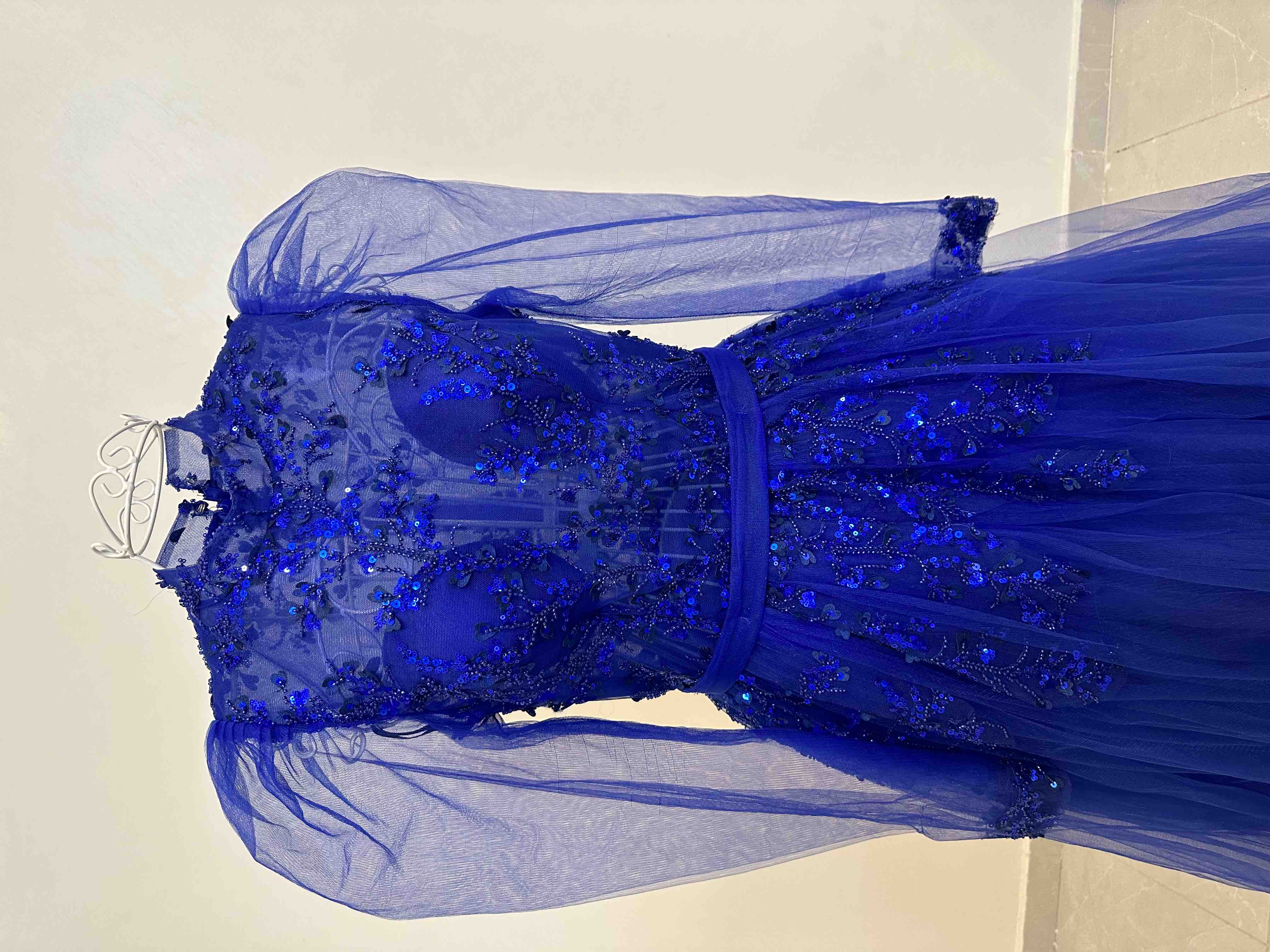 فستان ازرق جميل