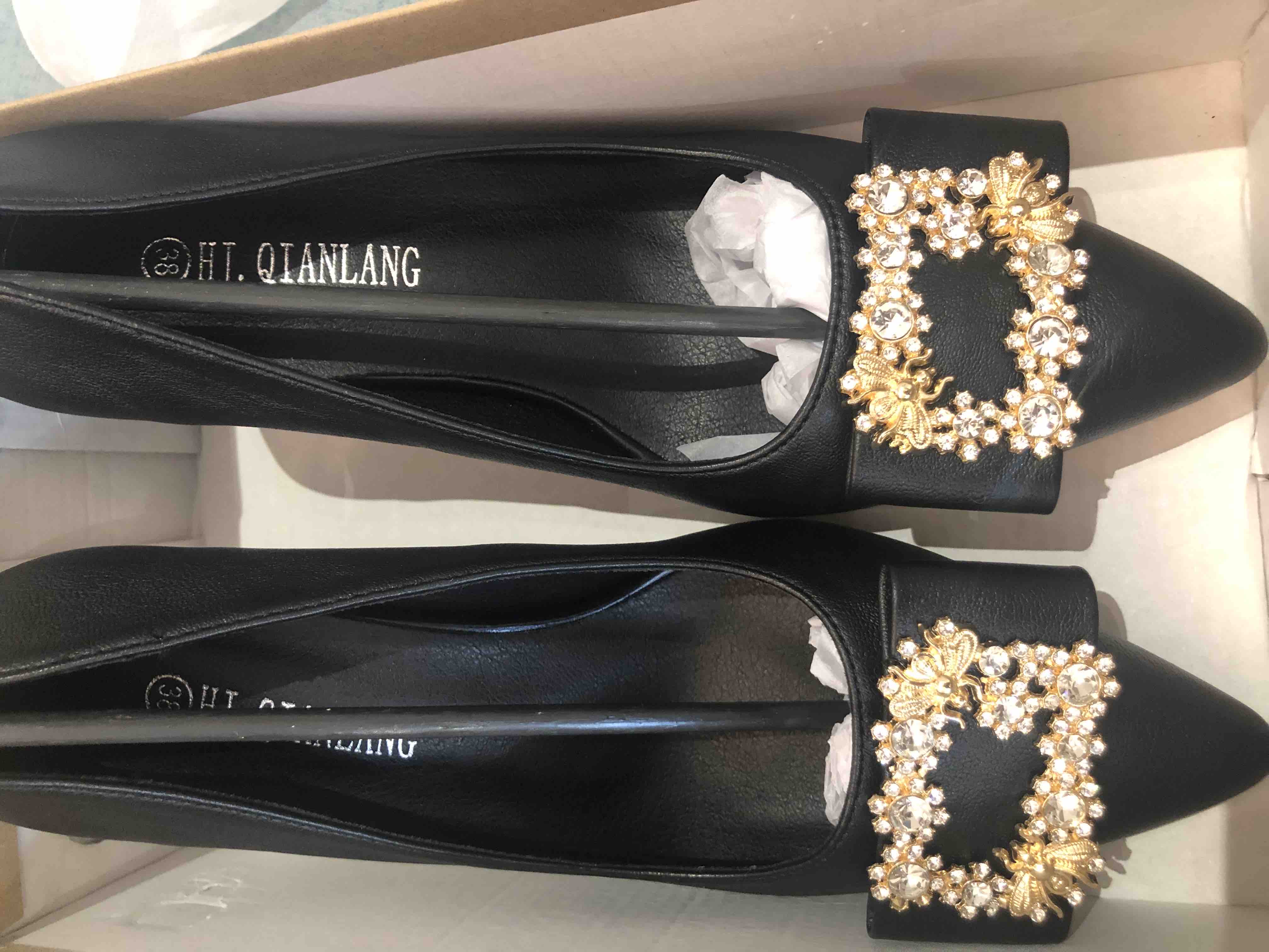 كعب نسائي مقاس ٣٨ جديد